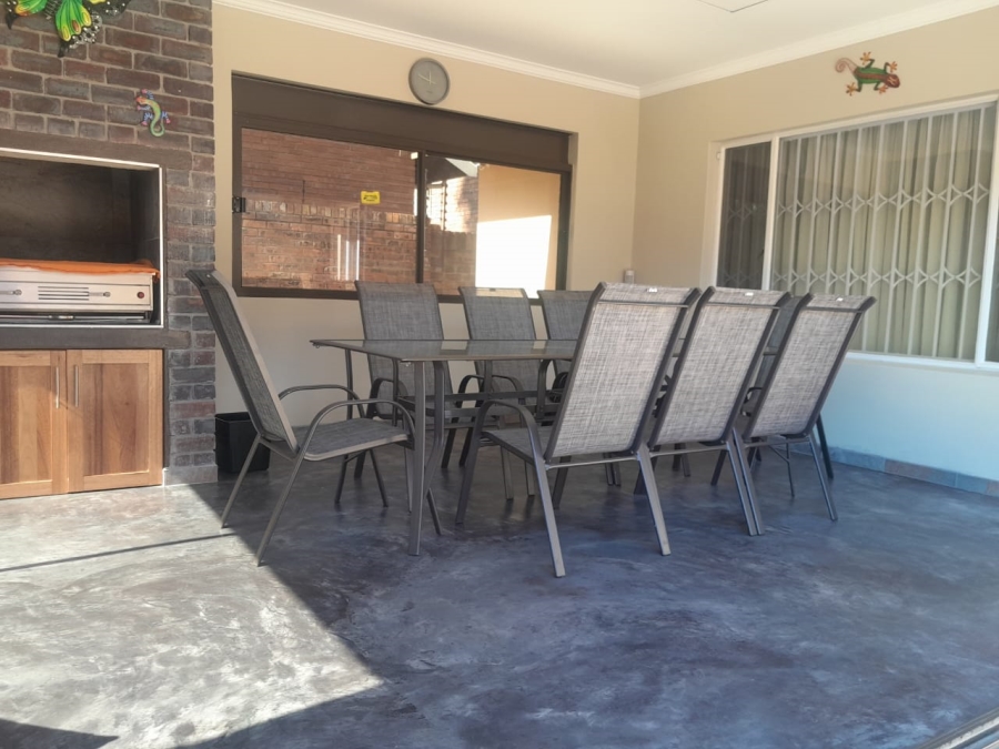 4 Bedroom Property for Sale in Safari Gardens North West